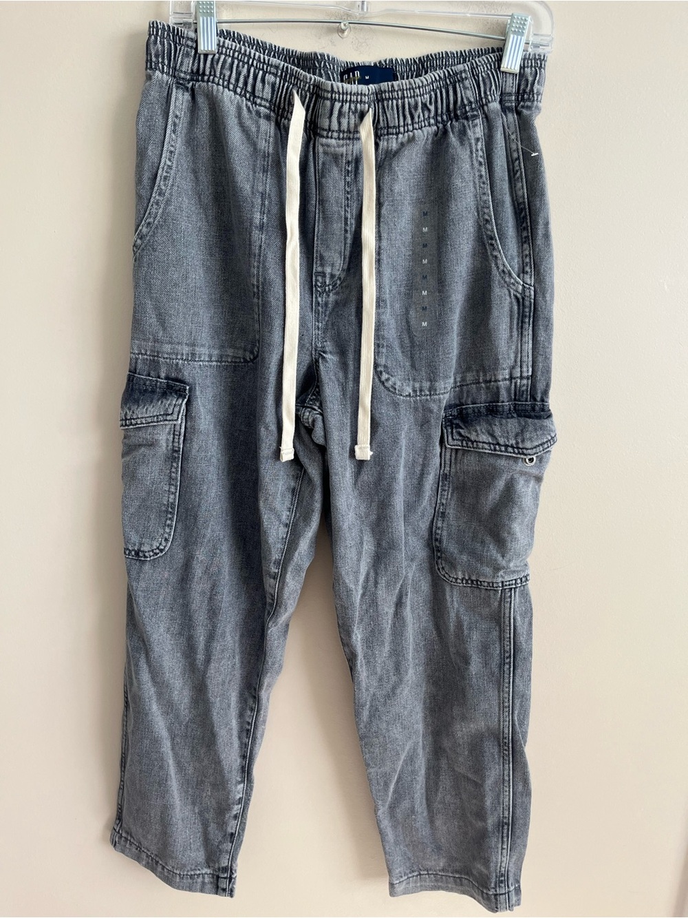 NWOT-Gap Denim Easy Jean
Medium